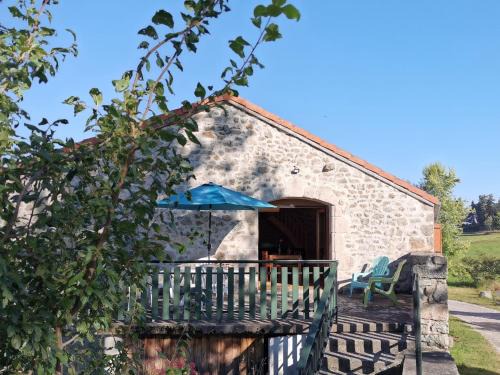 Saint-Romain-Lachalm House | Charmant gîte à Saint-Romain-Lachalm avec terrasse et proximité Dunières - FR-1-582-264
