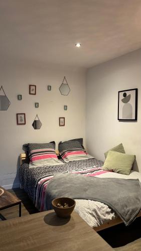 Elancourt Village Apartment | Charmant studio au bord du lac d’Elancourt village