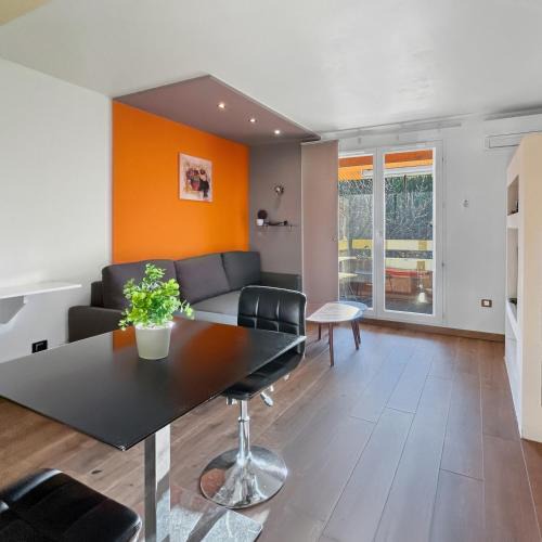 Fonbeauzard Apartment | Charmant studio avec balcon et parking privé