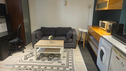 Elancourt Village Apartment | Charmant studio