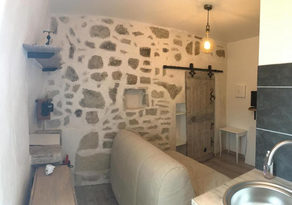 Capestang Apartment | CHARMANT STUDIO