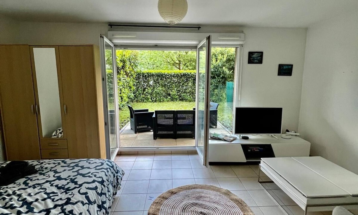 Cergy Apartment | Charmant Studio Lumineux