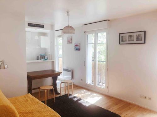 Maisons-Alfort Apartment | Charmant Studio Rue Piétonne Métro 2 Min Paris 15 Min