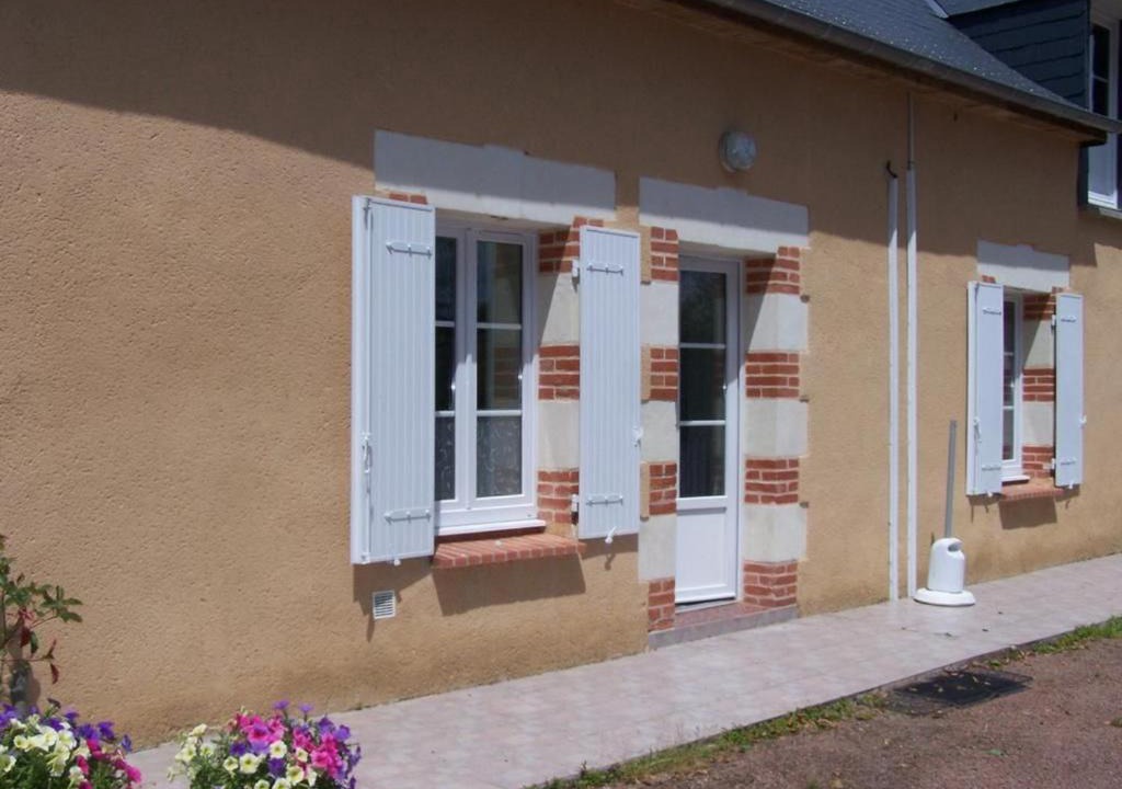 La Chapelle-aux-Choux House | Charmante Fermette Rénovée avec Terrasse Privative et Vélos, 2 Chambres, Proche Le Lude - FR-1-410-155