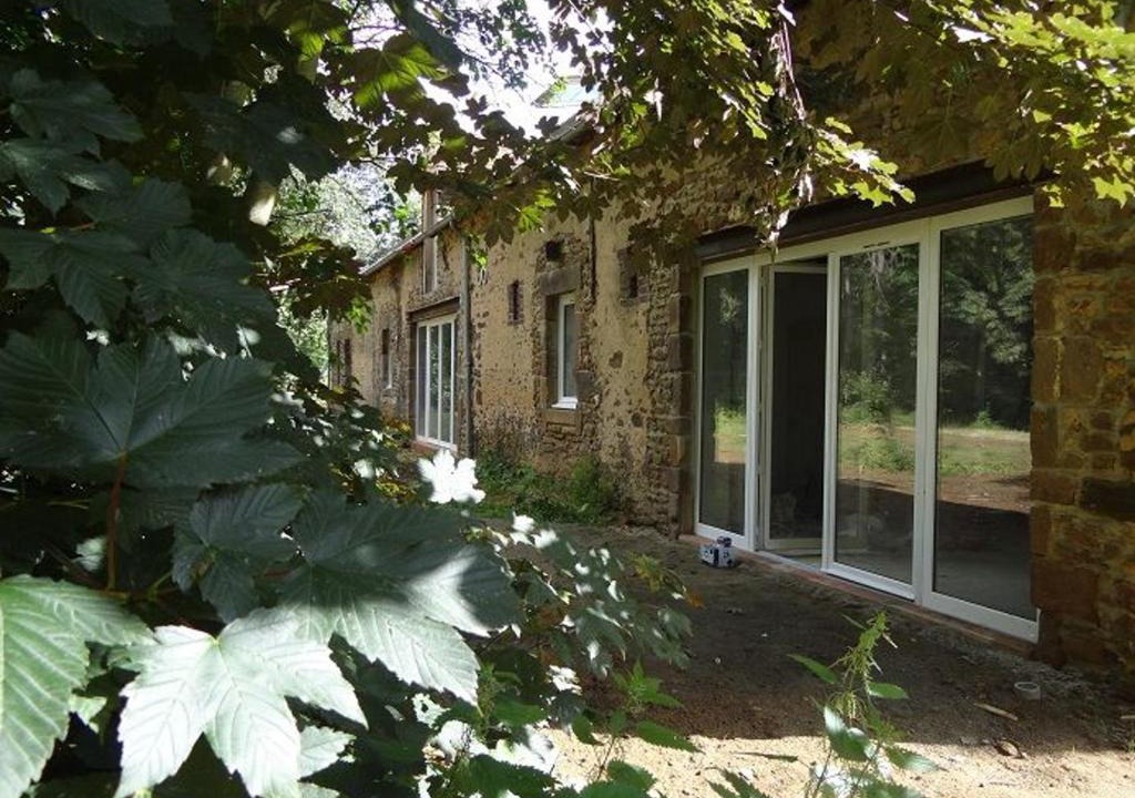 La Bazoge House | Charmante Ferme Rénovée avec Terrasse à 7 km du Mans, 8 Couchages, TV, Internet, Cuisine Équipée - FR-1-410-254