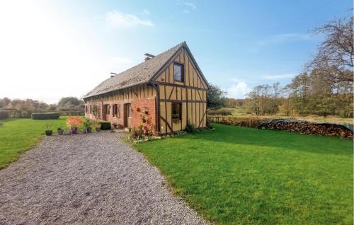 La Neuville-aux-Joutes House | Charmante Longère En Campagne