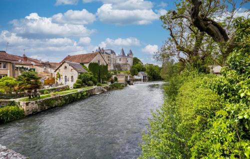Verteuil-sur-Charente House | Charmante Maison