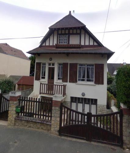 Ouistreham House | Charmante maison à 30m de la plage, wifi, vélo