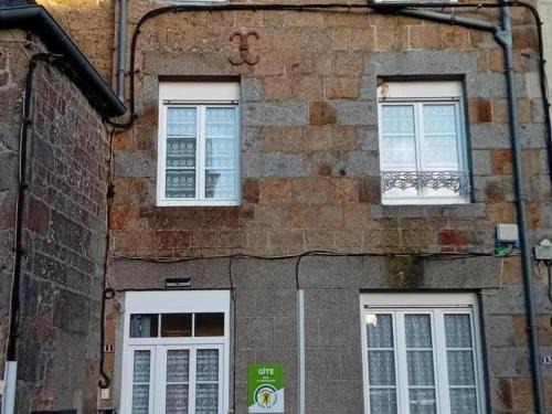 Carrouges House | Charmante maison au cœur de Carrouges avec WIFI - FR-1-497-260