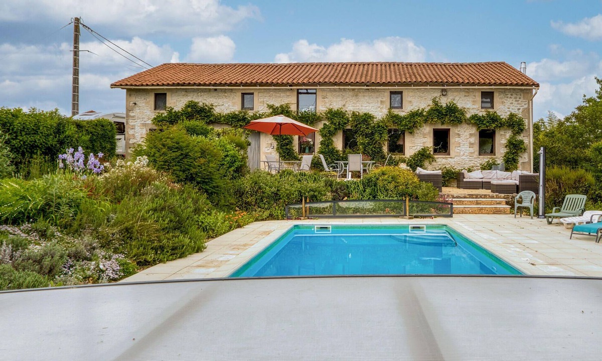 Lizant House | Charmante Maison avec piscine