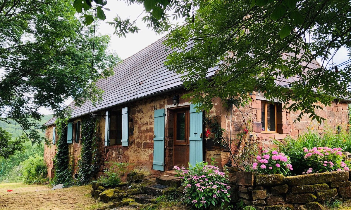 Coubjours House | Charmante Maison Périgourdine Avec Piscine Dans un Écrin de Verdure