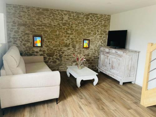 Castres Apartment | Charmante Maison Pierre l Jardin l Clim proche Zone Mélou