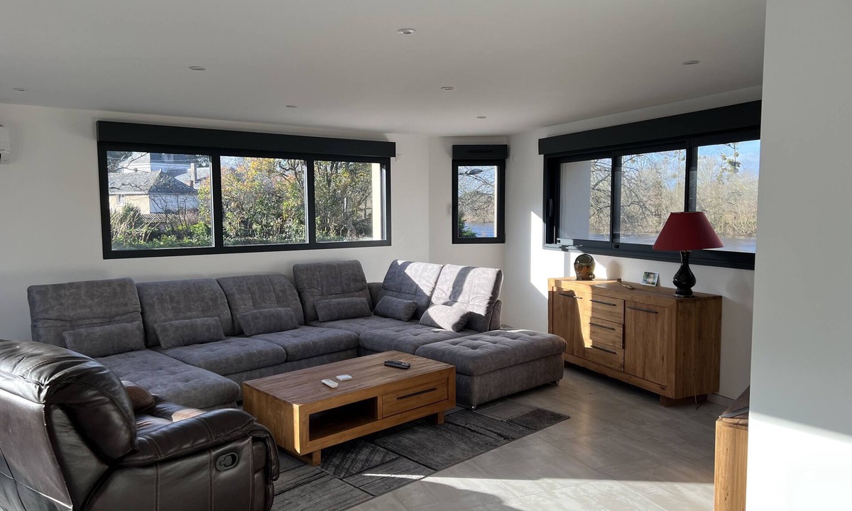 Murs-Erigne House | Charme de Cette Maison Rénovée au Bord du Louet