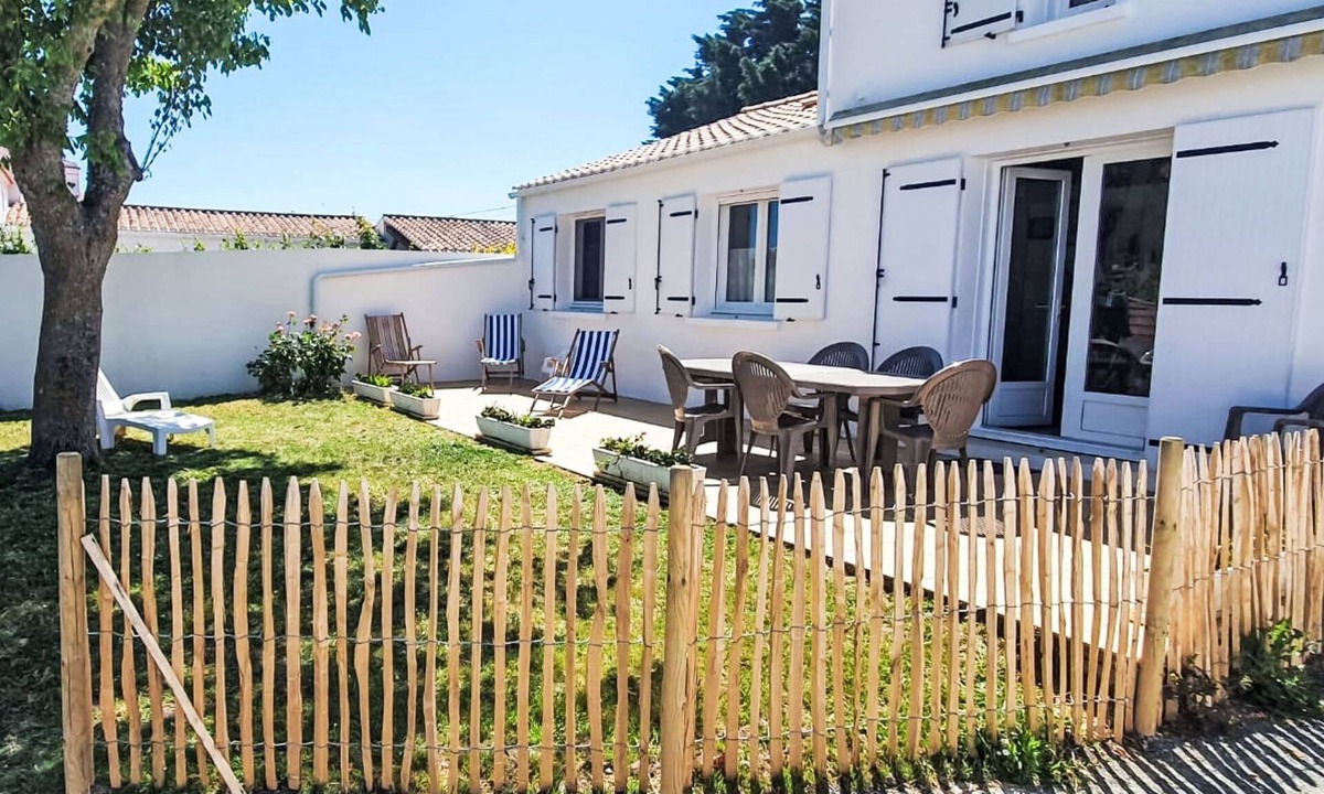 L'Epine House | Charme de la Grande Bosse by Interhome