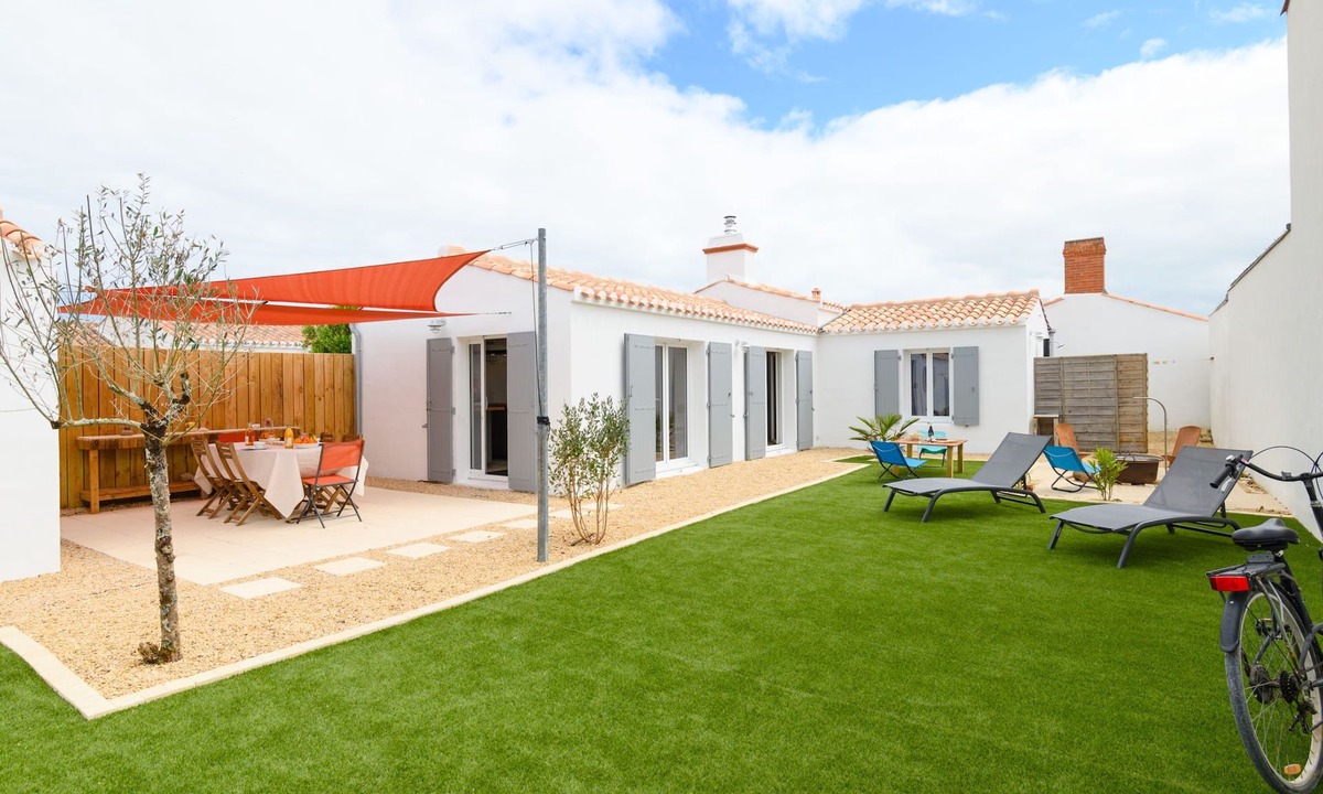 L'Epine House | Charme de Port Morin by Interhome
