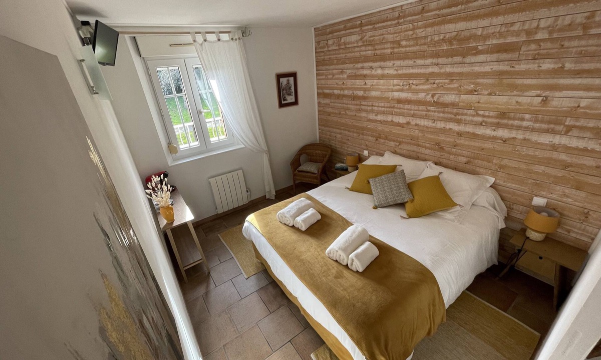 Auterive House | Charme et Calme au Bord de la Piscine