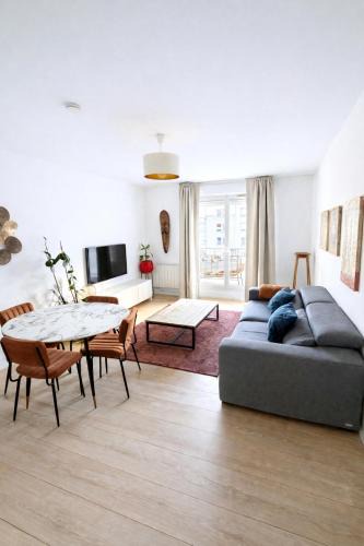 Saint-Denis Apartment | Charme et Douceur By UTA HOUSE