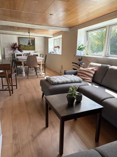 Skorping House | Charmerende sommerhus i fredelige omgivelser