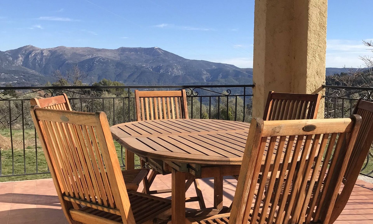 Chateauneuf-Villevieille Villa | Charming Provencal villa