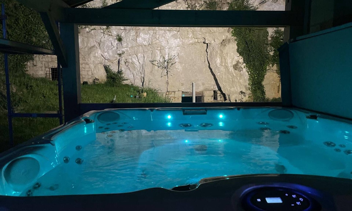 Saint-Germain-sur-Vienne Cottage | Charming Touraine cottage with spa and private garden