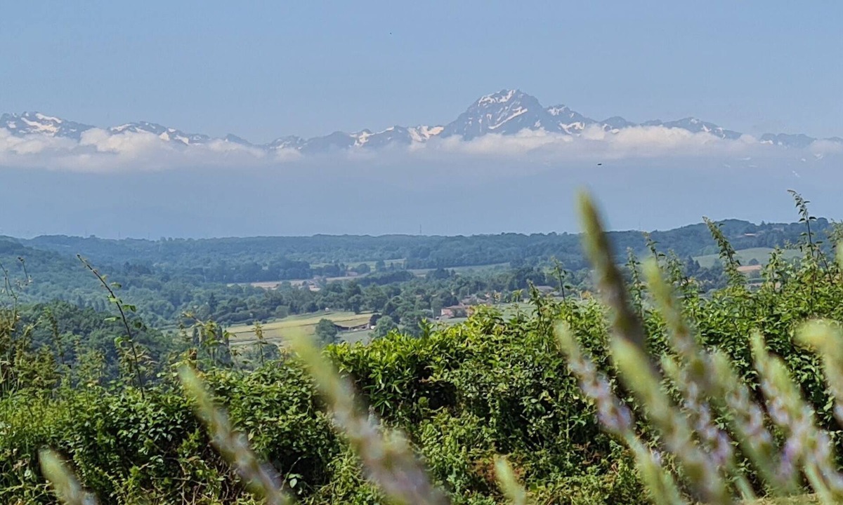 Saint-Loup-en-Comminges Villa | Charming GITE with PRIVATE SWIMMING POOL - Panoramic view of the Pyrenees!