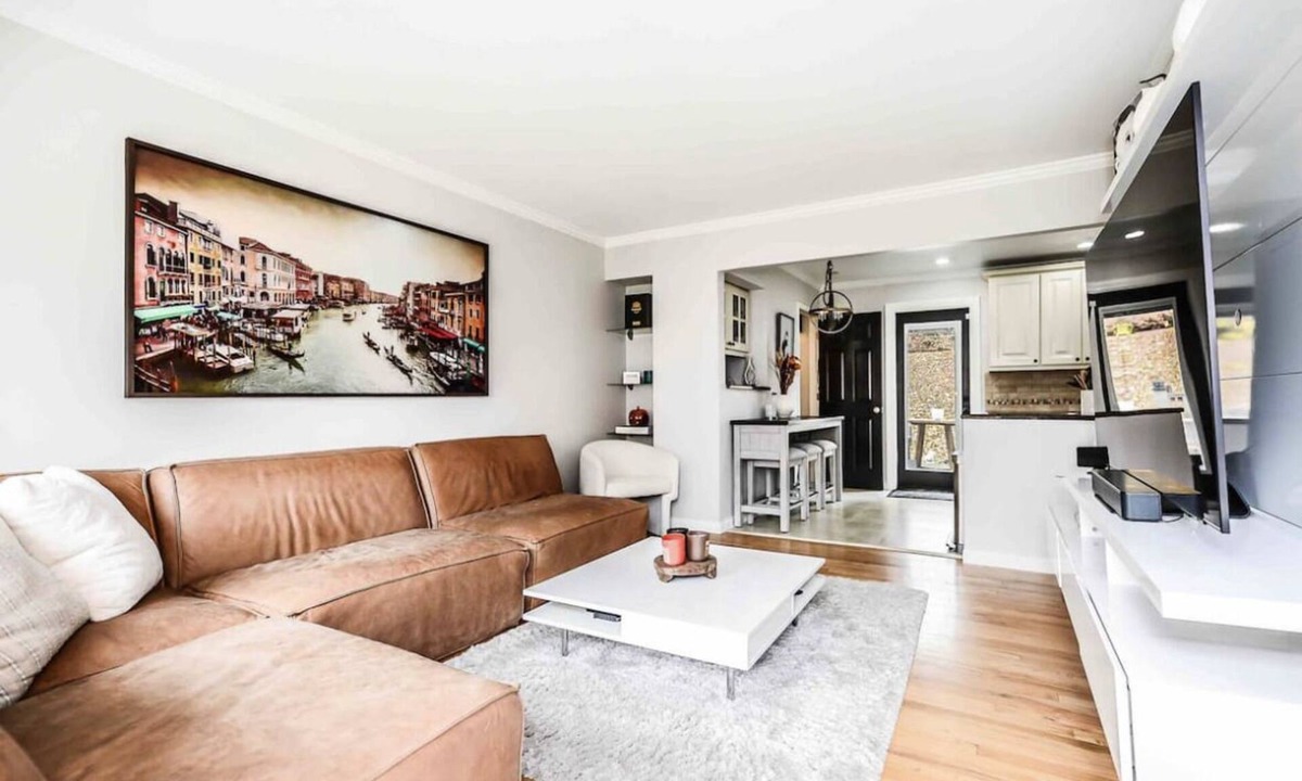 Milford House | Charming 4 Bedroom Close to Downtown