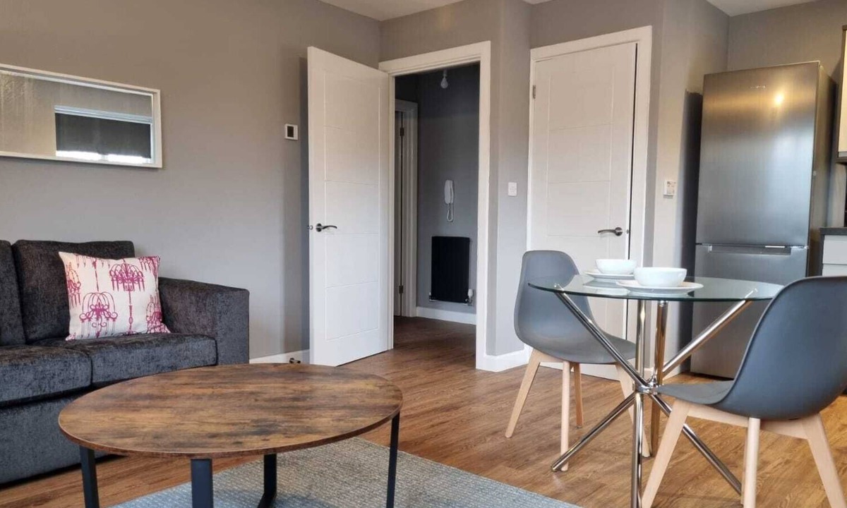 Stratford-upon-Avon Apartment | Charming 1-bed Apartment Near Redditch Town Centre