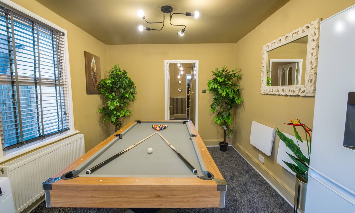 Loughton House | Charming 1-Bed House in London