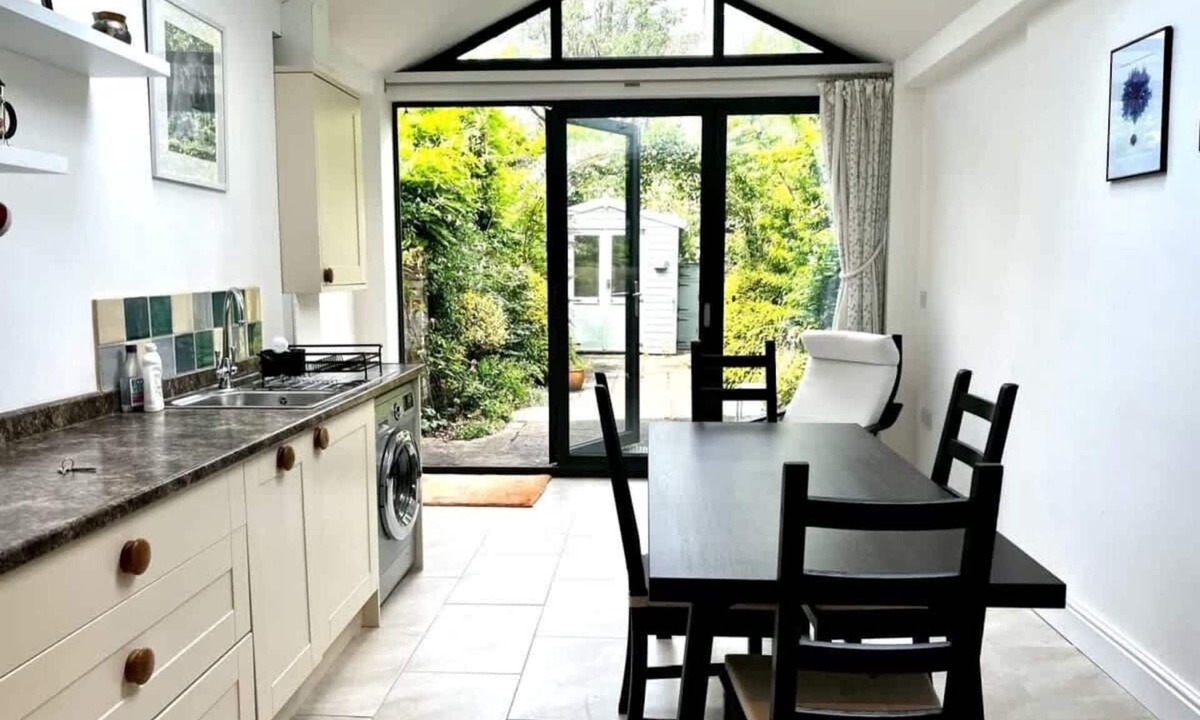 Cambridge City Centre House | Charming 1 bed super central Terraced House