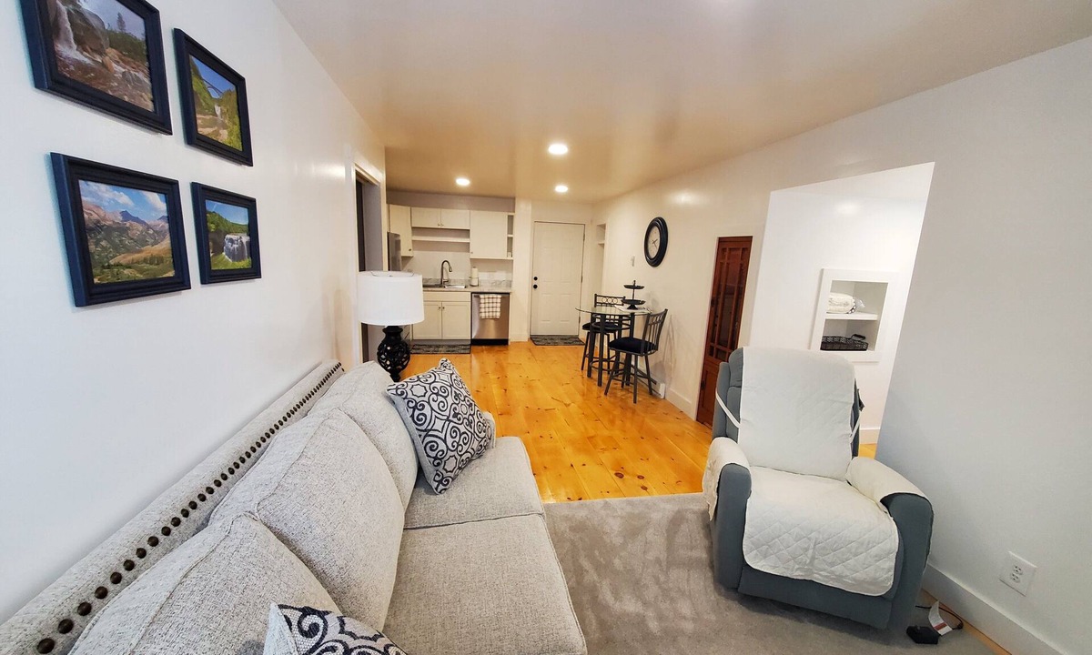 Manlius Apartment | Charming 1-bedroom apartment in delightful Manlius, on a beautiful flower farm!