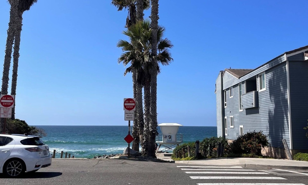 South Oceanside Condo | Charming 1-bedroom condo short walk to So. Oceanside beaches