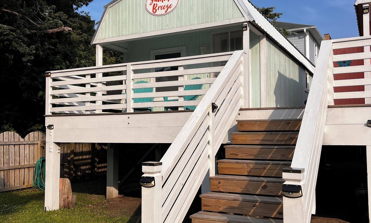 Ocracoke Cottage | Charming 1 Bedroom Cottage & Loft, 1 Queen bed & Sleeping Loft w/2 Twins