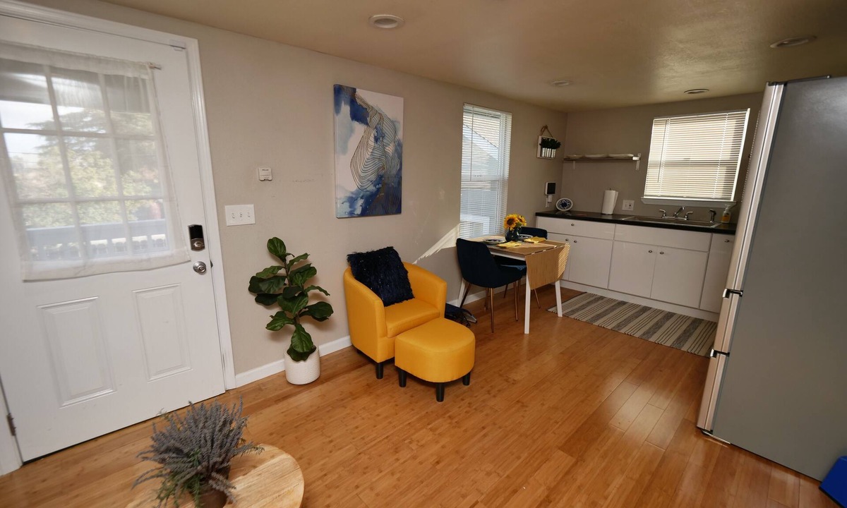 Vallejo House | Charming 1 bedroom in - law unit