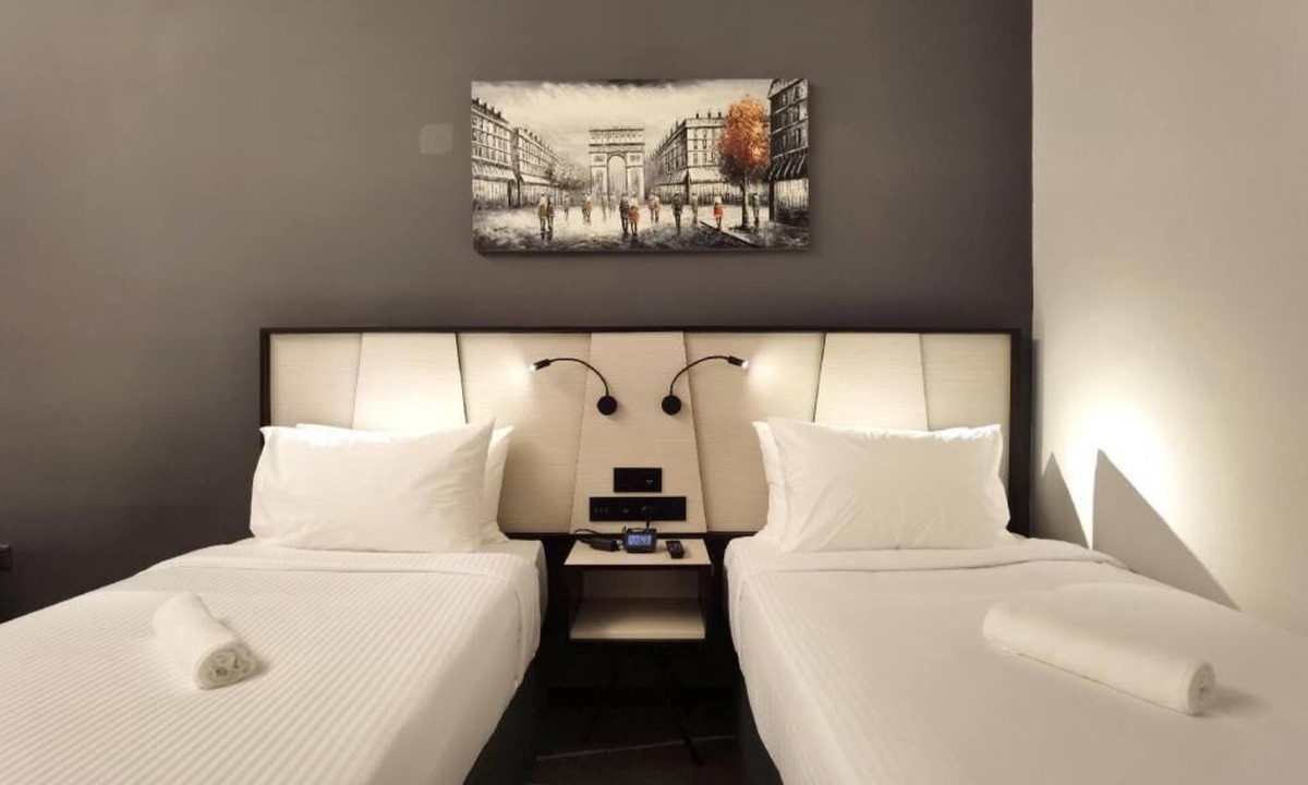 Medan Tuanku Hotel | Charming 1-bedroom hotel with pool