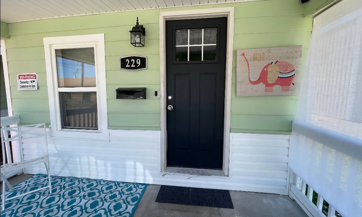 Osceola House | Charming 1-bedroom townhome in Osceola