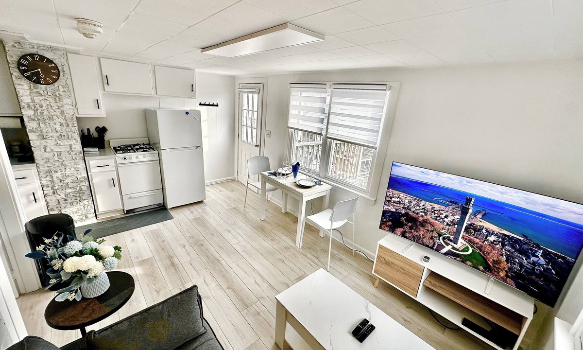 Commercial Street Apartment | Charming 1-bedroom apartment in fabulous Provincetown