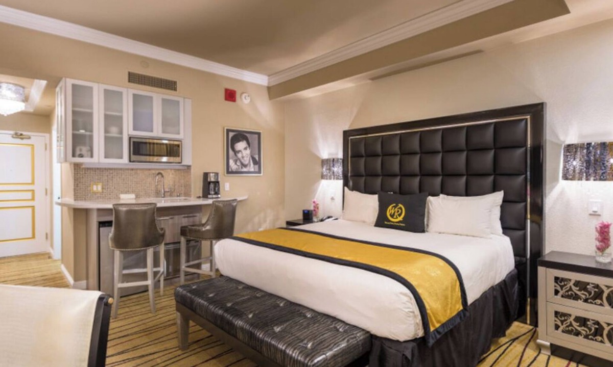 Las Vegas Villa | Charming 1-bedroom villa with jetted hot tub located in the heart of Las Vegas
