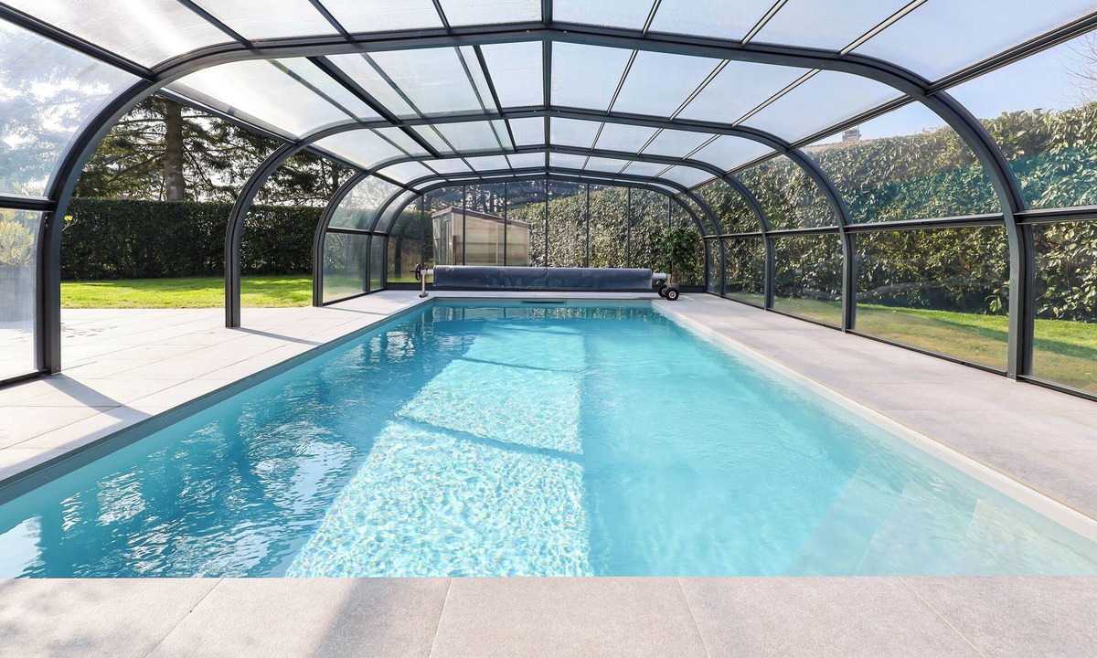 Pleslin-Trigavou House | Charming 13-person house with pool, garden and cinema