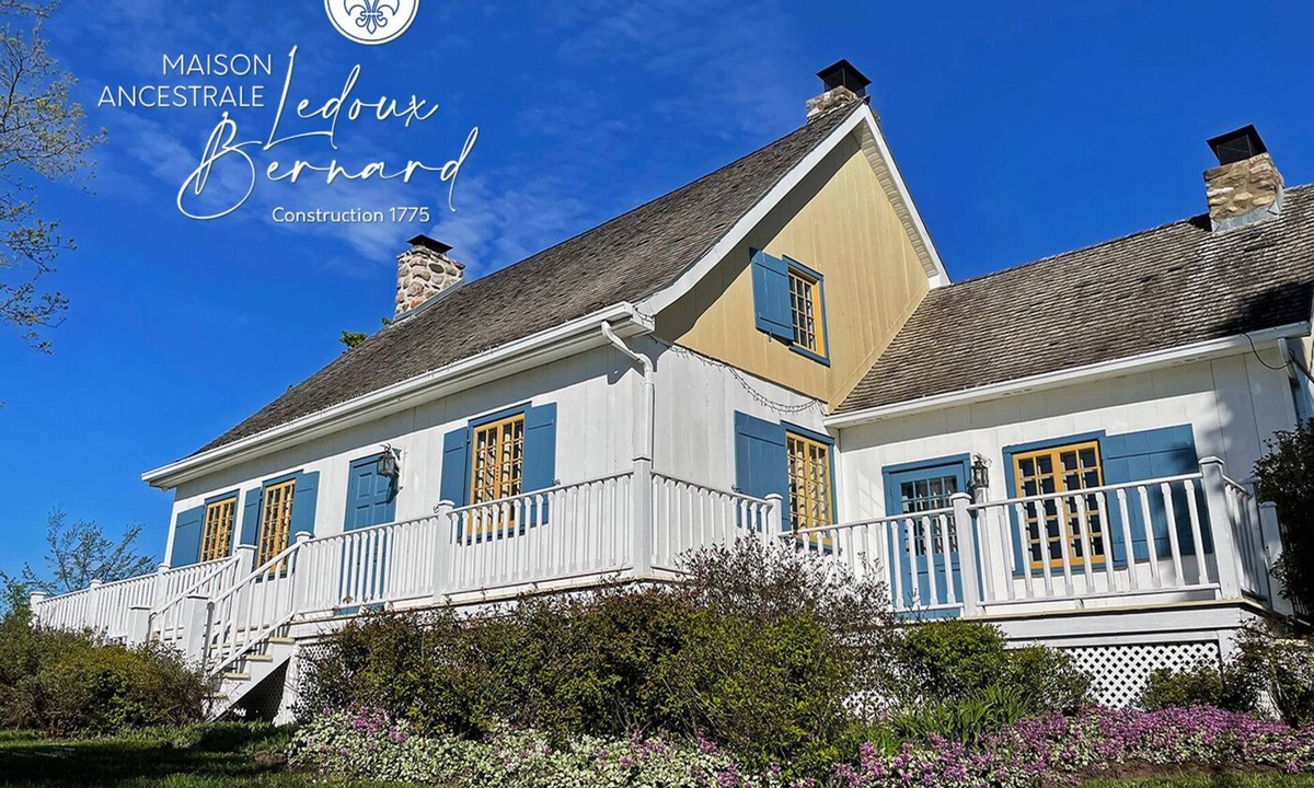 Beloeil House | Charming 1775 Ancestral Home, Pool House, Spa and Modern Comfort