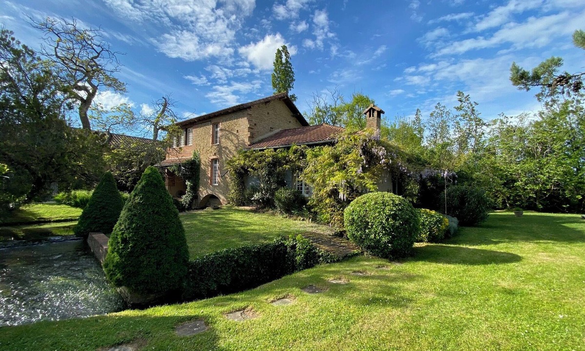 Saint-Laurent House | Charming 17th century mill, swimming pool and river