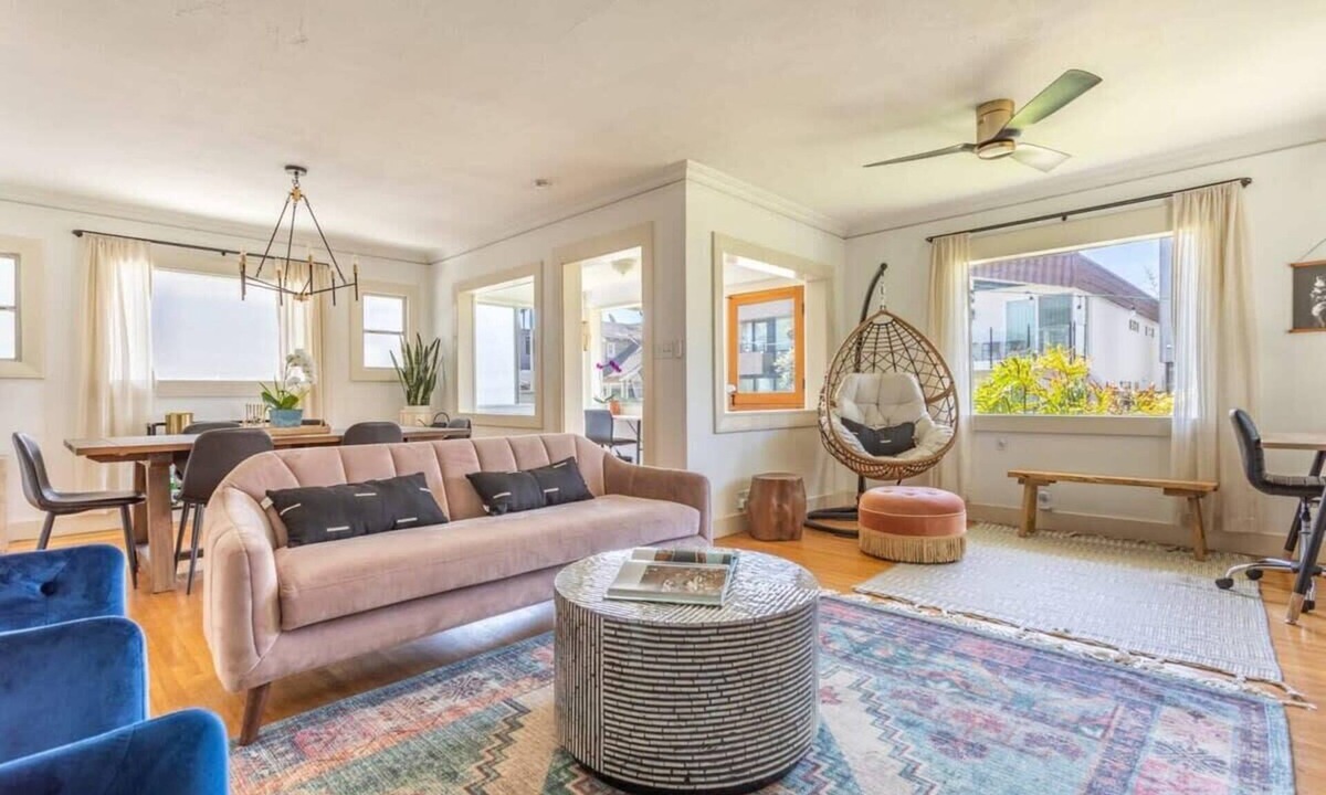 Hermosa Beach House | Charming 1920s Hermosa Bungalow Steps from The Strand