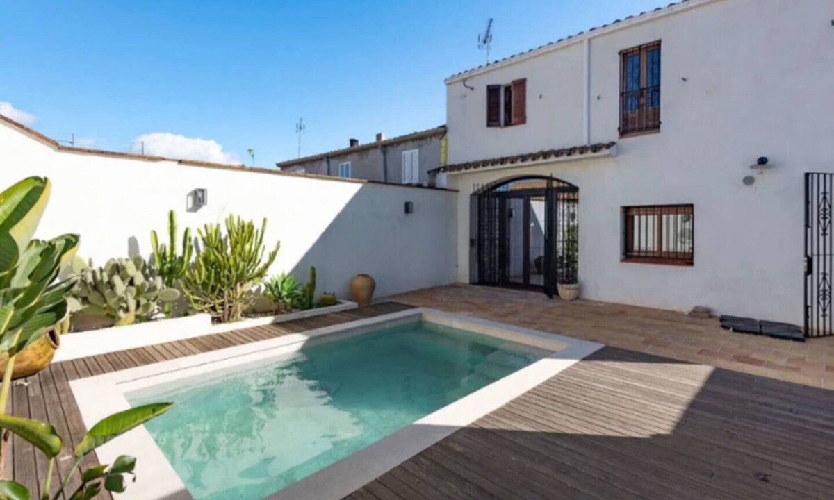 L'Avella House | Charming 19th Century Catalan Coach House with Private Pool