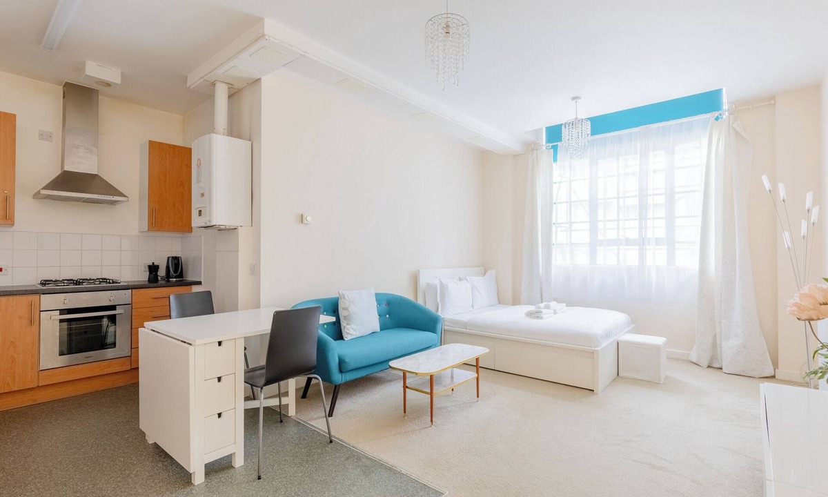 Bow Apartment | Charming 1BD Flat in a Victorian Chocolate Factory