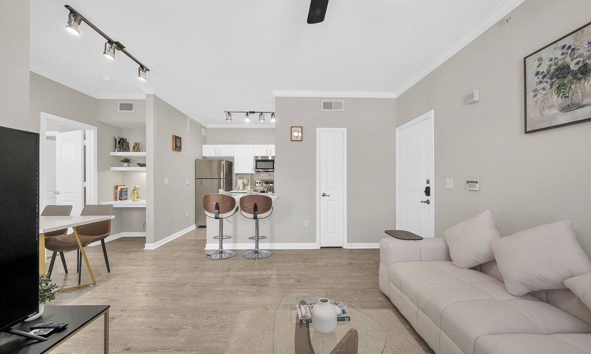 Alden Bridge Apartment | Charming 1BD in Magnolia - pool, gym & steps from shops!