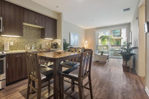 Del Rey Hotel | Charming 1BD with Pool and Free Parking