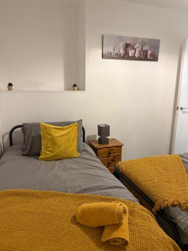 Eccles Apartment | Charming 1BR Garden Flat - Fast Wi-Fi