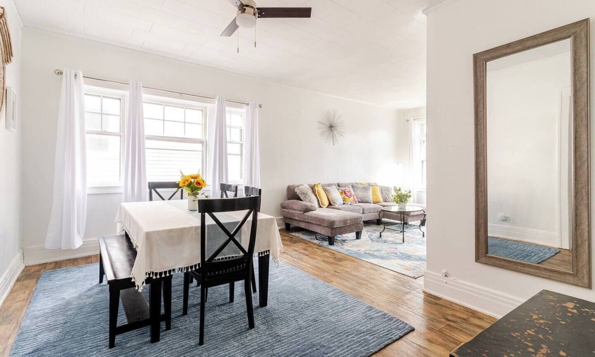 East Avenue Apartment | Charming 2-bdrm apt on lovely Park Ave. long-term option available