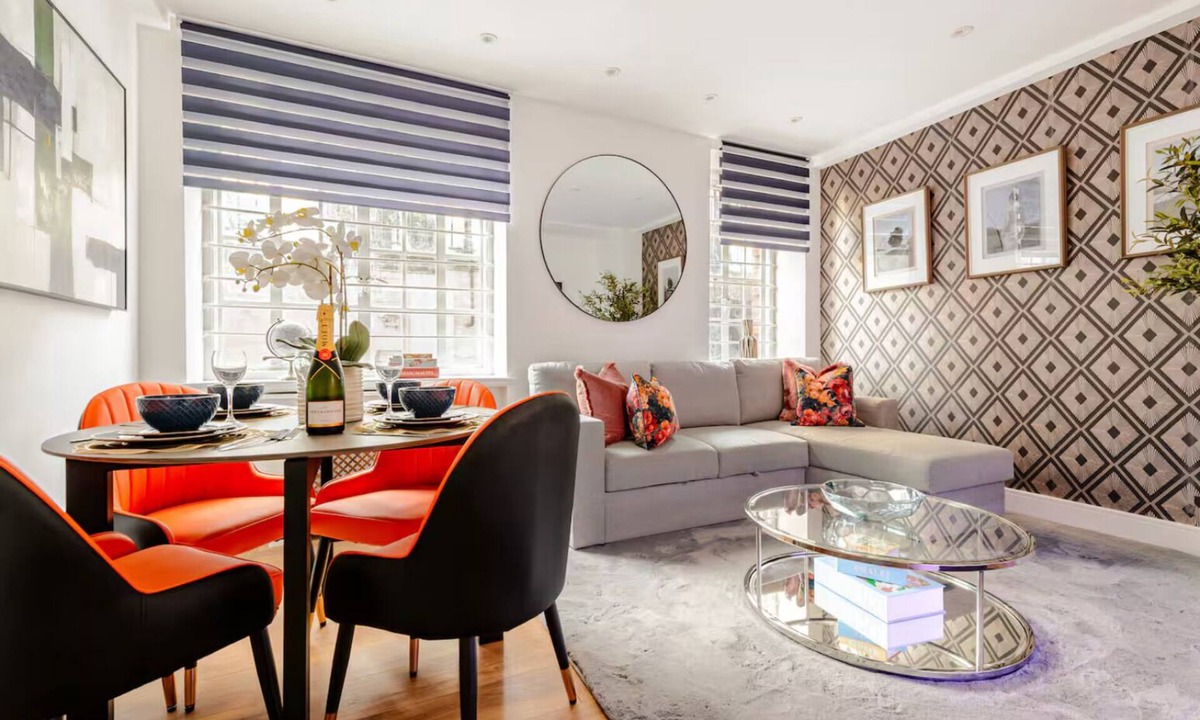 City of Westminster Apartment | Charming 2 Bed Apartment By Mayfair