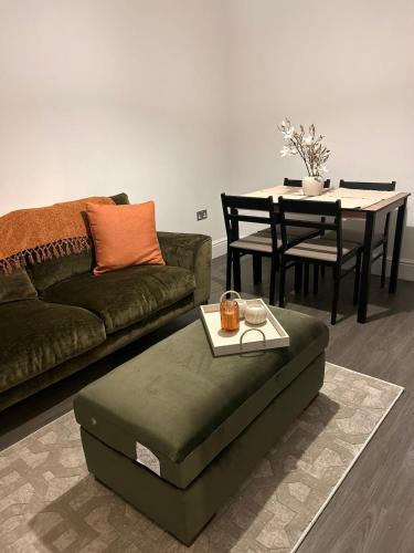 Glapthorn Apartment | Charming 2 Bed Countryside House with Free Parking