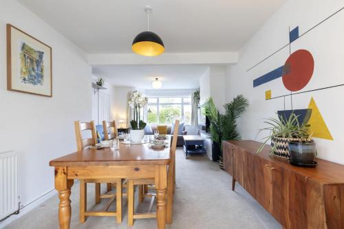 Stonehouse House | Charming 2-Bed Home in Stonehouse